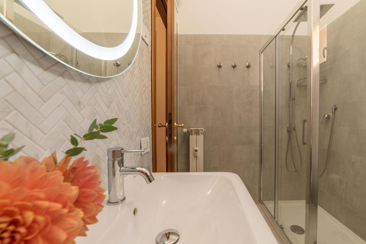 Lively Roma Trastevere Renovated Apartment - FromhometoRom Exteriör bild